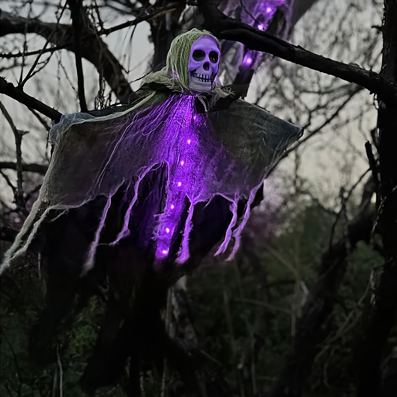 Glowing Scary Ghost Halloween  - Outdoor Lighting On Trees recensie en prijs